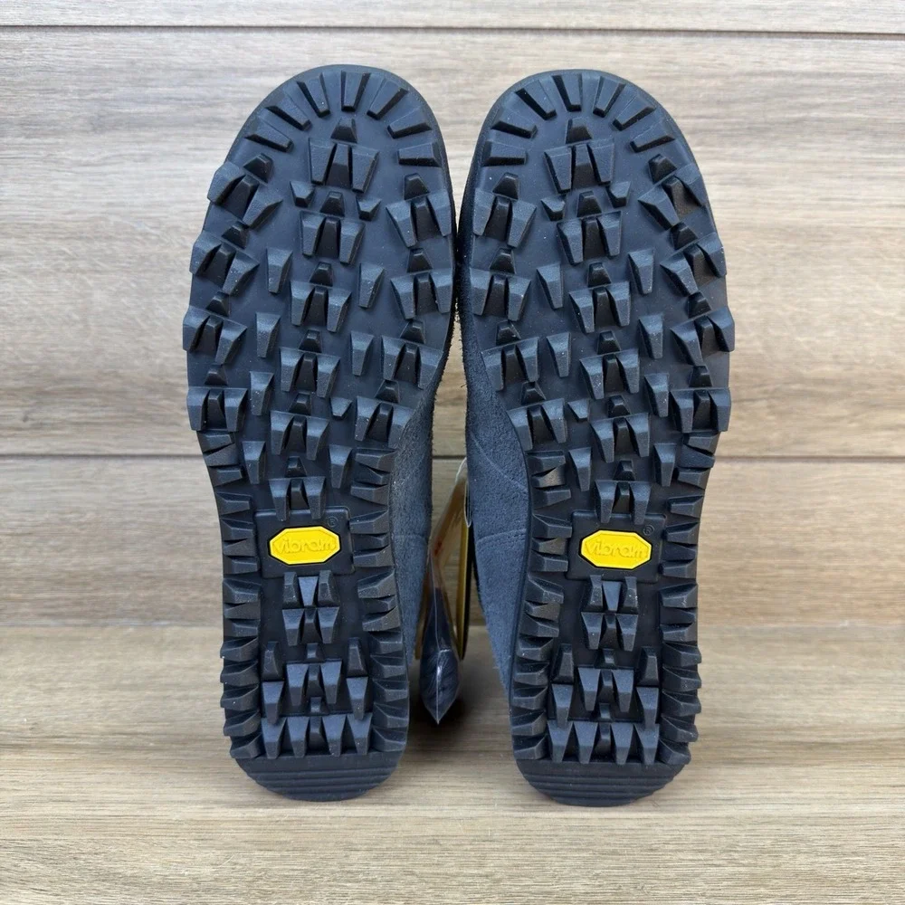 New Balance Rainier‎ Hiking Boots Shoes Magnet Black URAINECB Vibram Size 8